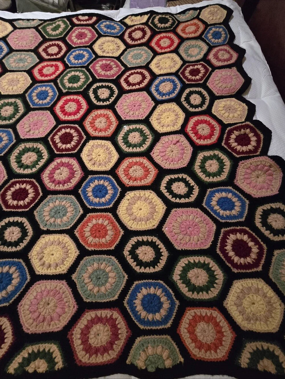 VTG Granny Square Afghan Handmade TIGHT Crochet Hexagon SZ Queen COTTAGE 71
